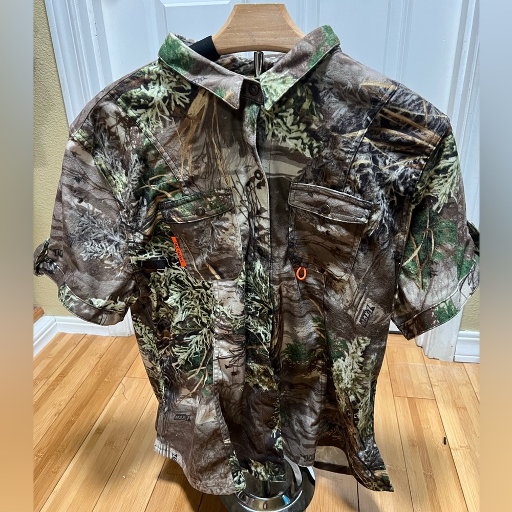 Women’s Shirt Sleeve She Safari Button Up Shirt